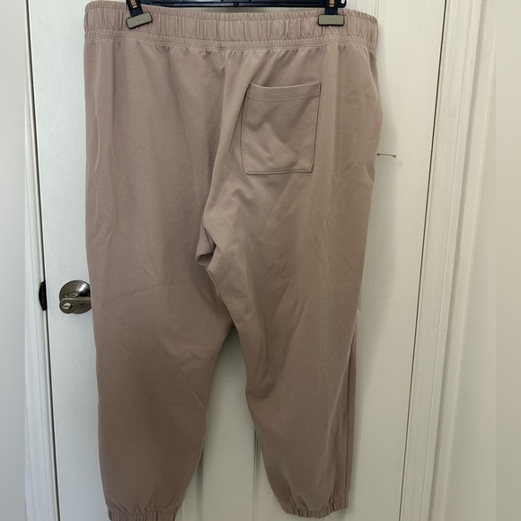 Old Navy Beige Sweatpants with Front Seam, Sz 2XL - Picture 4 of 7